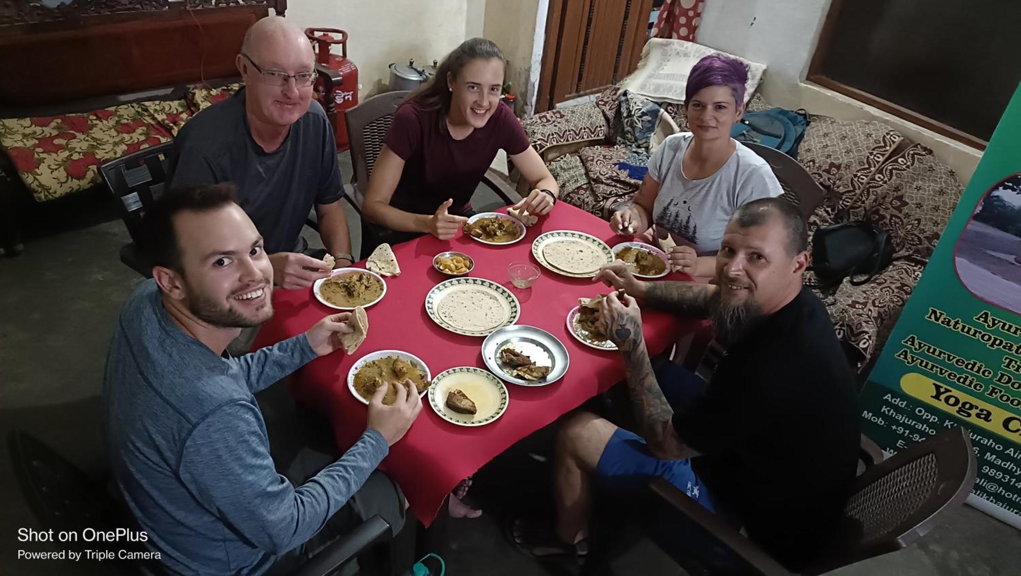 Khajuraho Homestay Екстериор снимка