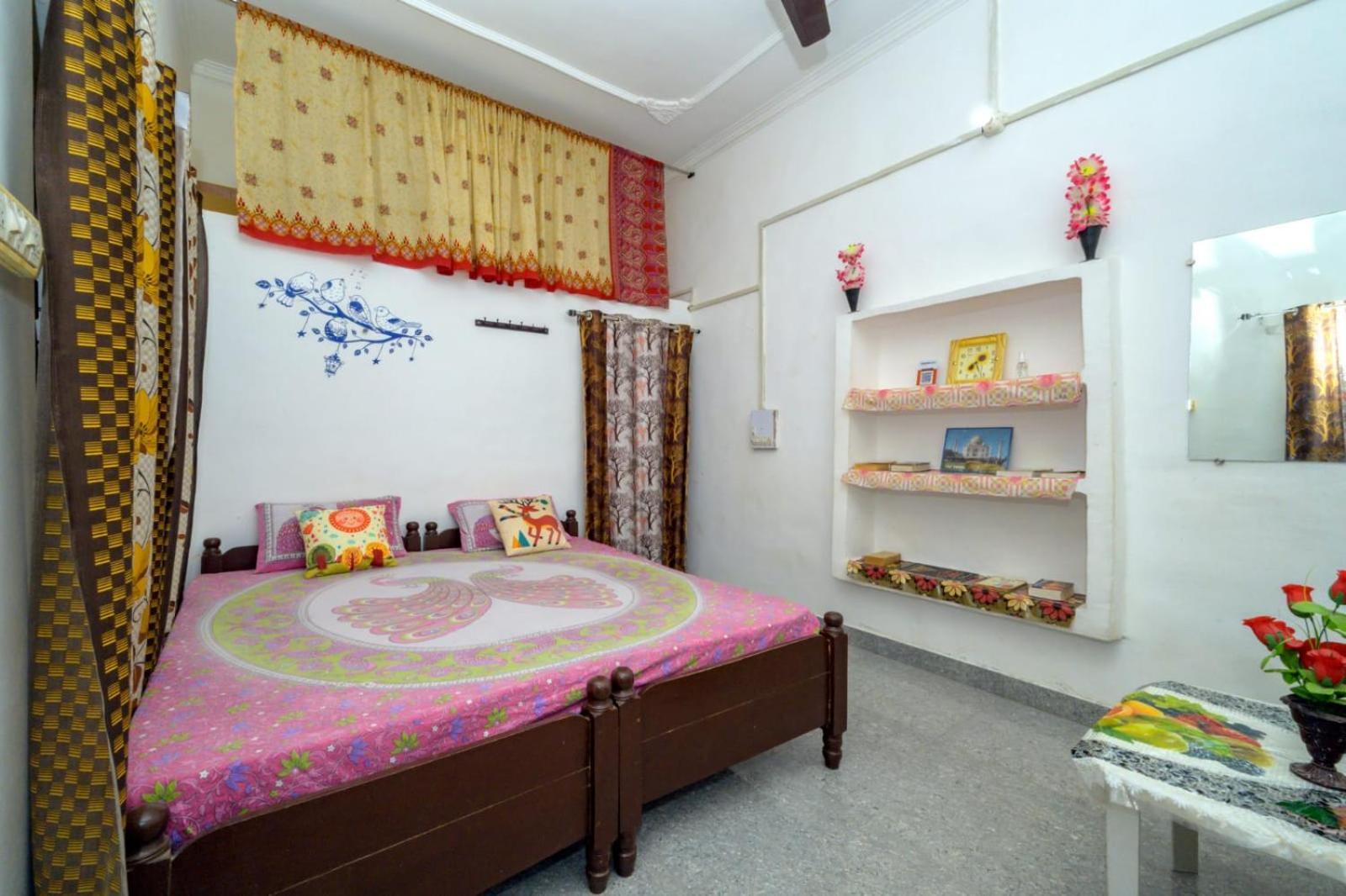 Khajuraho Homestay Екстериор снимка