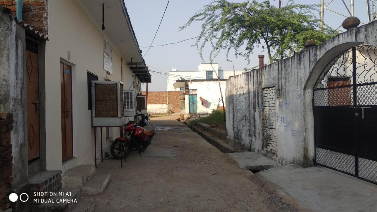 Khajuraho Homestay Екстериор снимка