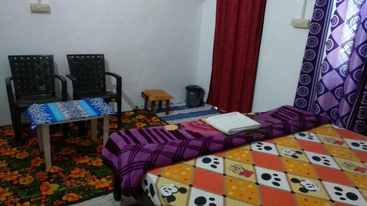 Khajuraho Homestay Екстериор снимка