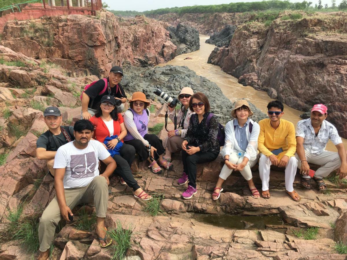 Khajuraho Homestay Екстериор снимка