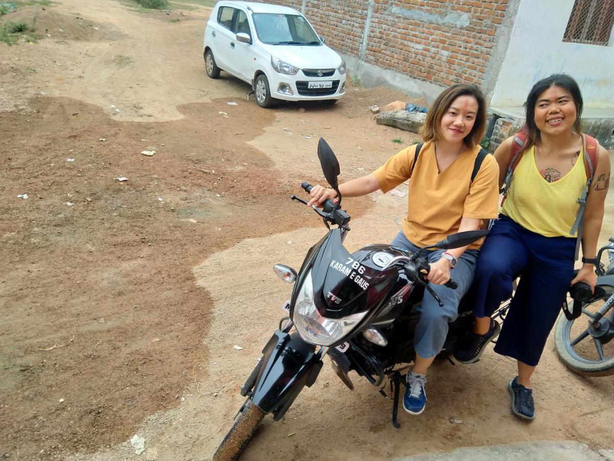 Khajuraho Homestay Екстериор снимка